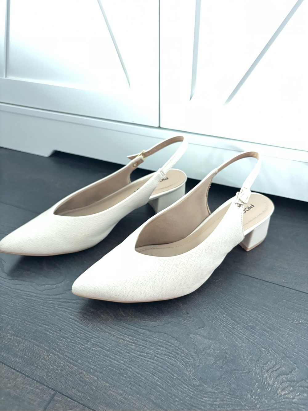 Women's Pointed Slingbacks in Cream